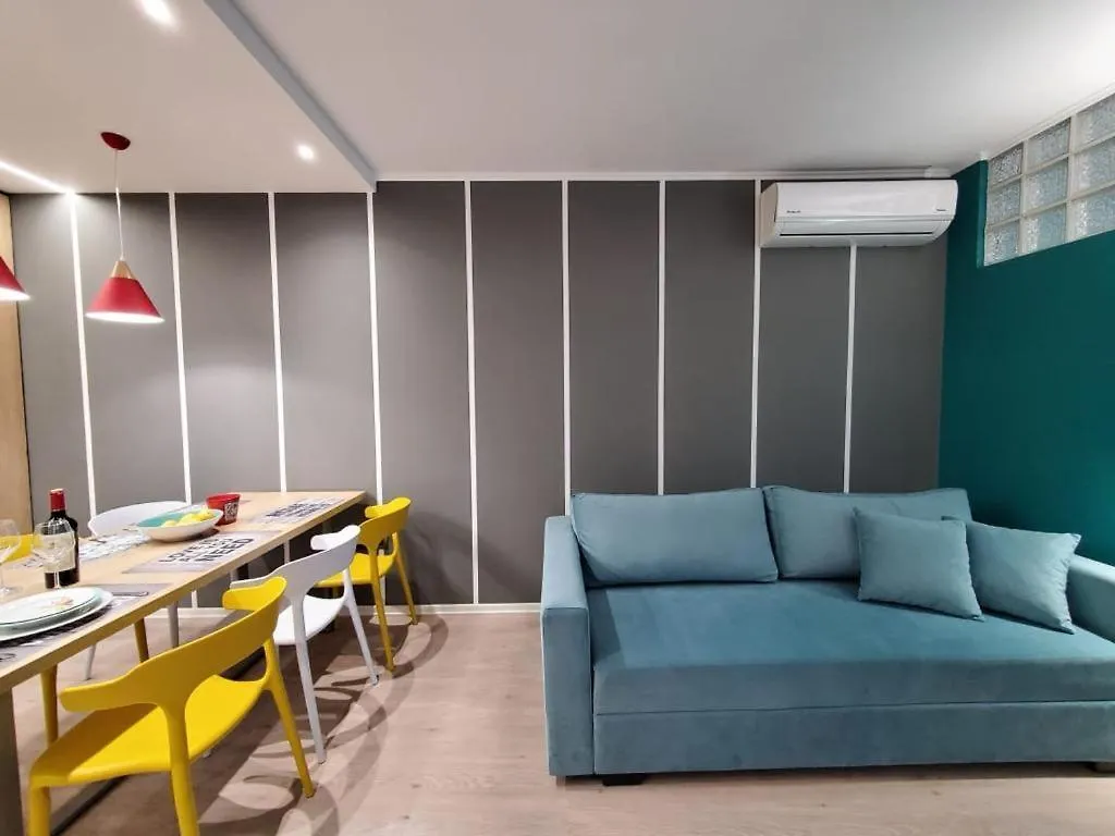 Helga'S Deluxe 3 Apartment Tirana 0*,